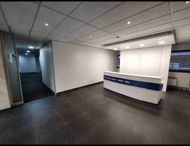 1,036M² OFFICE TO LET IN PINELANDS